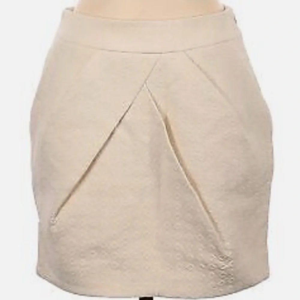 Forever 21 Ivory Textured Mini Skirt Sz XS
